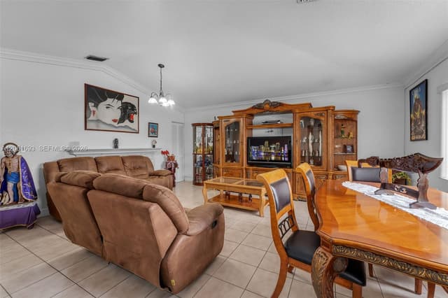 14726 SW 82nd Ter, Miami FL 33193 - Miami, FL - Photo 4