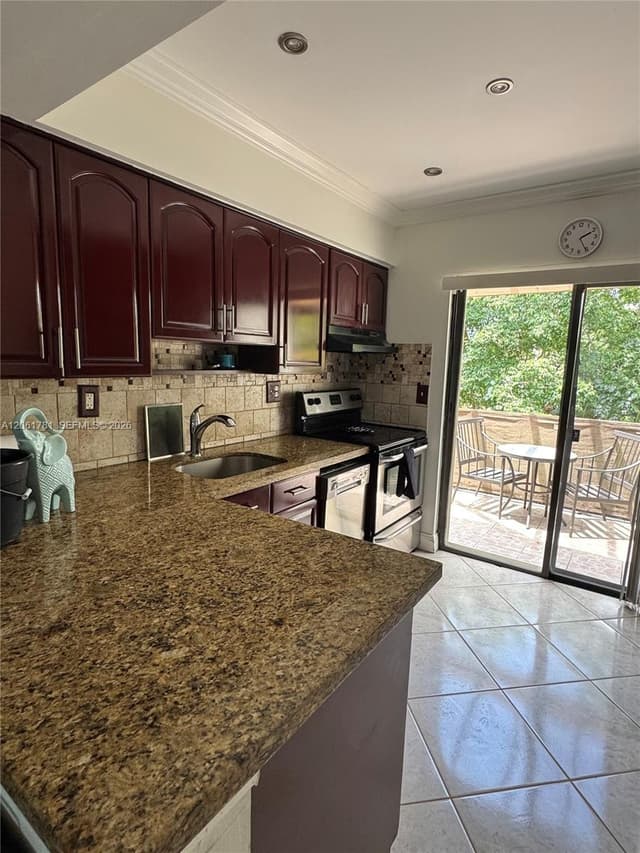 175 Wimbledon Lake Dr, Plantation FL 33324 - Plantation, FL - Photo 7