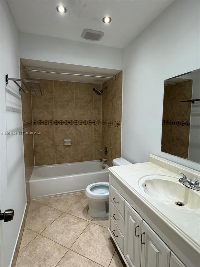 175 Wimbledon Lake Dr, Plantation FL 33324 - Plantation, FL - Photo 4