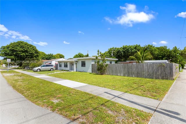 2407 Dewey St, Hollywood FL 33020 - Hollywood, FL - Photo 5