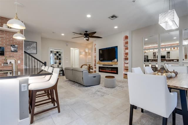 12467 NW 17th Court, Pembroke Pines FL 33028 - Pembroke Pines, FL - Photo 2