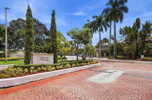 9938 NOB HILL Lane # 9938, Sunrise FL 33351 - Sunrise, FL - Photo 2