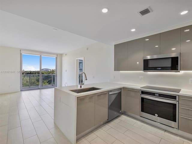 2000 Metropica Way # 502, Sunrise FL 33323 - Sunrise, FL - Photo 4