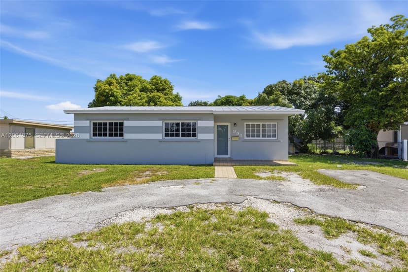 998 W 68th St, Hialeah FL 33014