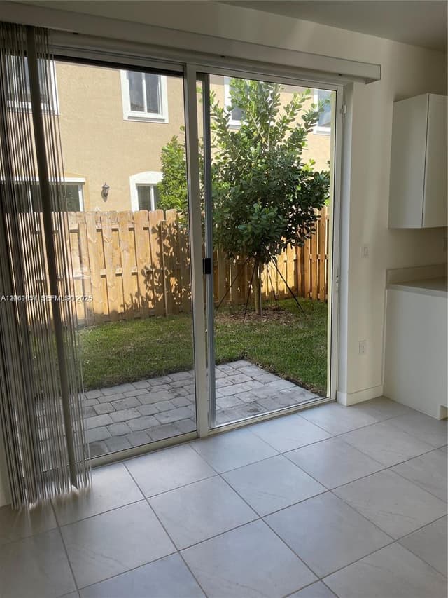 2435 SE 11th St, Homestead FL 33035 - Homestead, FL - Photo 6