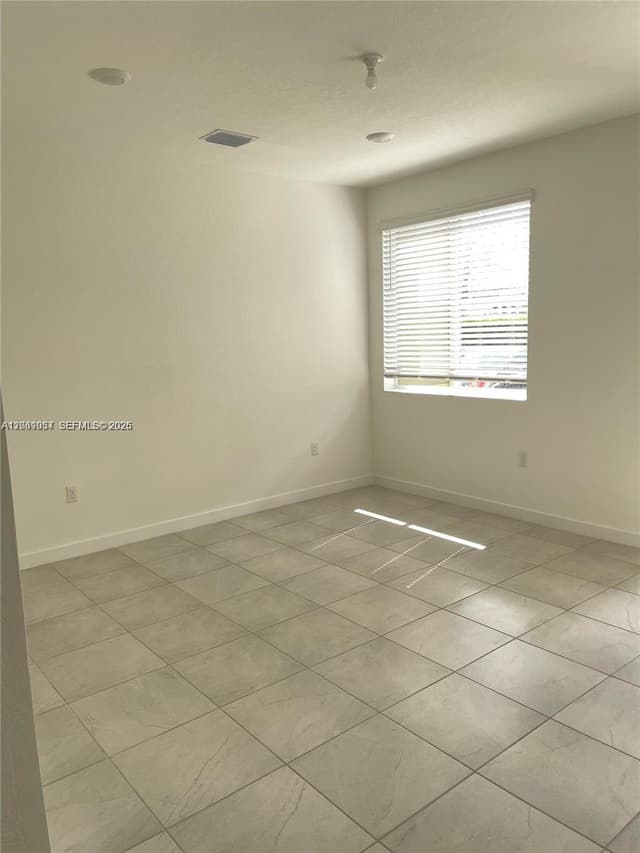 2435 SE 11th St, Homestead FL 33035 - Homestead, FL - Photo 7