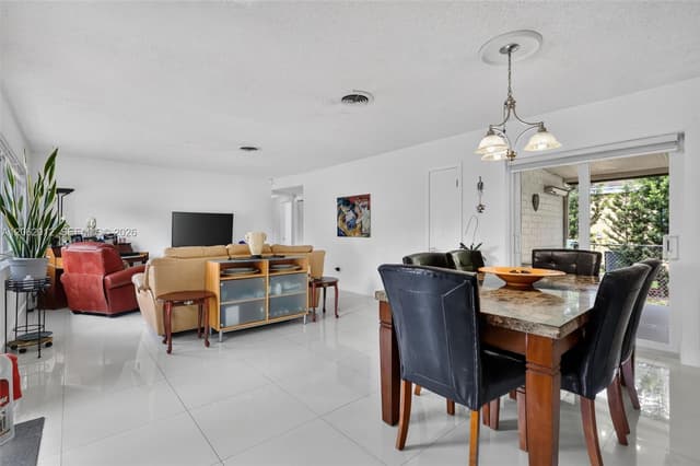 17200 NE 15th Ave, North Miami Beach FL 33162 - North Miami Beach, FL - Photo 7