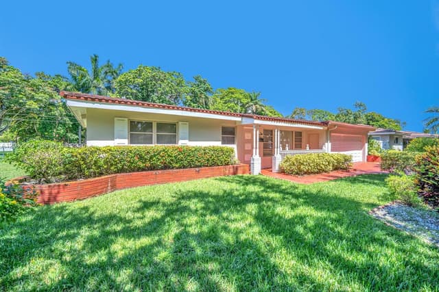 861 Holly Ln, Plantation FL 33317 - Plantation, FL - Photo 3