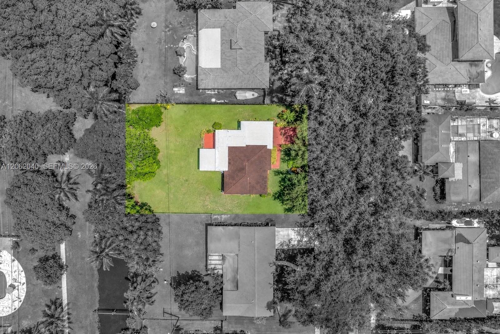 861 Holly Ln, Plantation FL 33317 - Plantation, FL - Photo 1