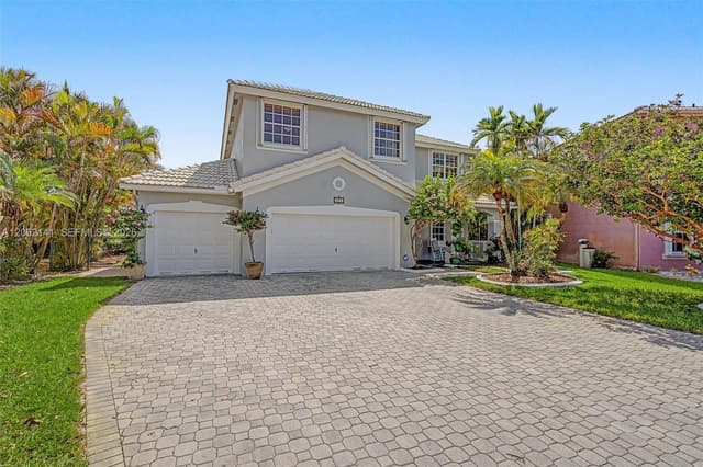 694 SW 168th Way, Pembroke Pines FL 33027 - Pembroke Pines, FL - Photo 2