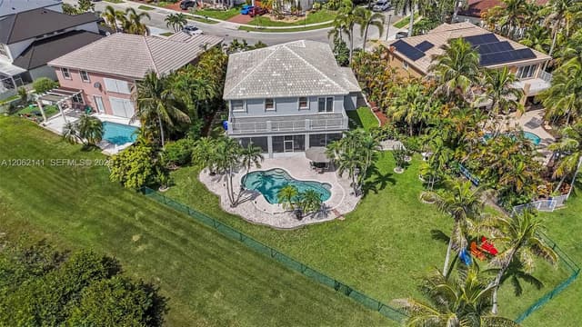694 SW 168th Way, Pembroke Pines FL 33027 - Pembroke Pines, FL - Photo 5