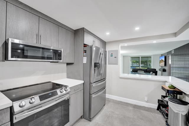 9410 N Hollybrook Lake Drive # 201, Pembroke Pines FL 33025 - Pembroke Pines, FL - Photo 5
