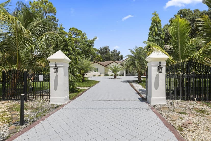 6344 NW 74th Terrace, Parkland FL 33067
