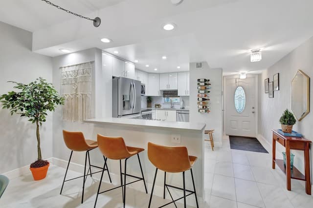 700 S HOLLYBROOK Drive # 104, Pembroke Pines FL 33025 - Pembroke Pines, FL - Photo 2