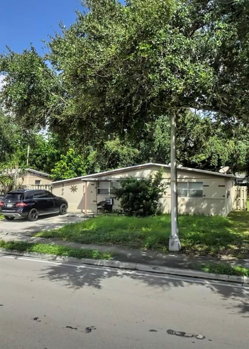 5801 Sheridan St, Hollywood FL 33021