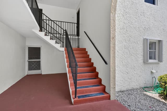 355 Lake Frances Drive, West Palm Beach FL 33411 - West Palm Beach, FL - Photo 4