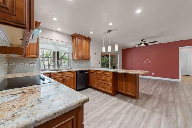 8331 SW 156th St, Palmetto Bay FL 33157 - Palmetto Bay, FL - Photo 7
