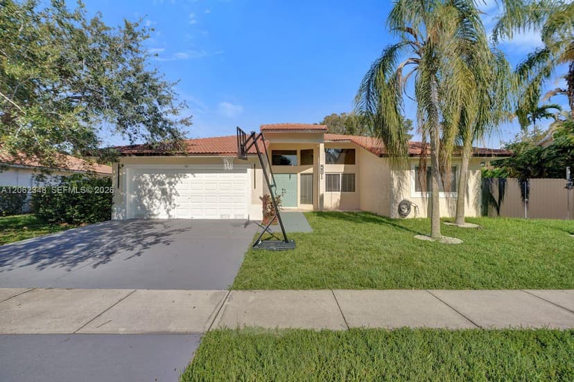 581 SW 169th Way, Weston FL 33326