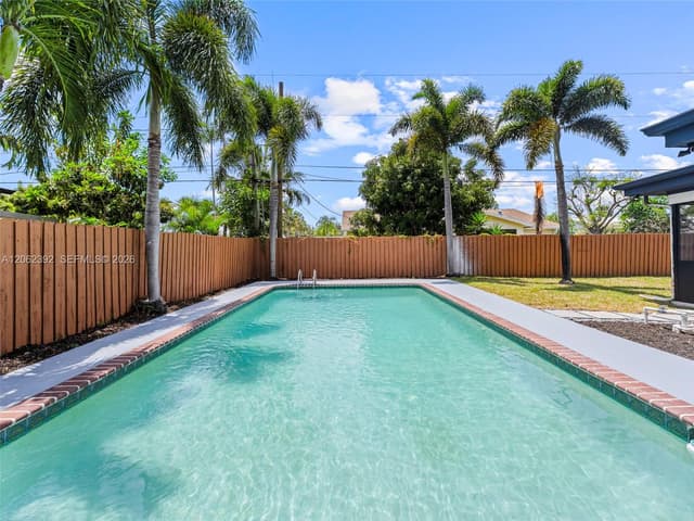 949 Lighthouse Dr, North Palm Beach FL 33408 - North Palm Beach, FL - Photo 2