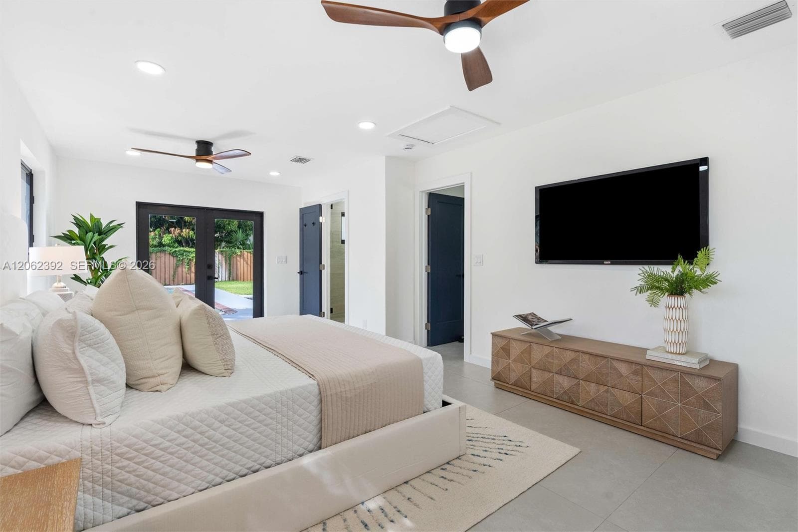 949 Lighthouse Dr, North Palm Beach FL 33408 - North Palm Beach, FL - Photo 1