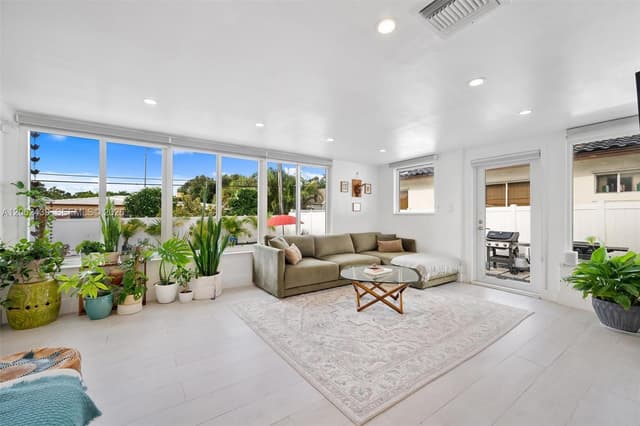 742 NE 82nd Ter, Miami FL 33138 - Miami, FL - Photo 3