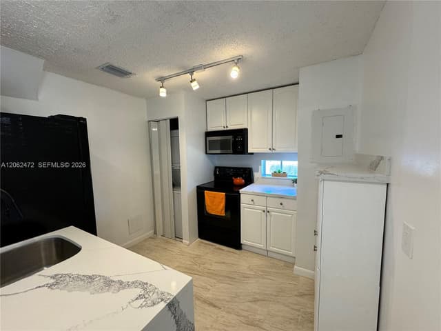 8630 SW 3rd St # 101, Pembroke Pines FL 33025 - Pembroke Pines, FL - Photo 6