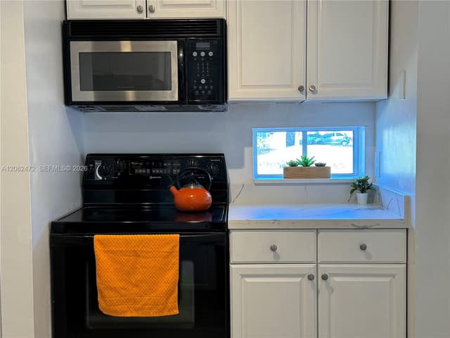 8630 SW 3rd St # 101, Pembroke Pines FL 33025 - Pembroke Pines, FL - Photo 7