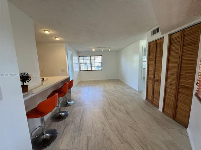 8630 SW 3rd St # 101, Pembroke Pines FL 33025 - Pembroke Pines, FL - Photo 3