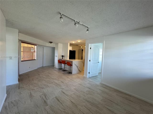 8630 SW 3rd St # 101, Pembroke Pines FL 33025 - Pembroke Pines, FL - Photo 4