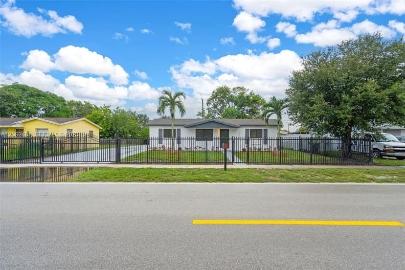 3400 NW 211th St, Miami Gardens FL 33056