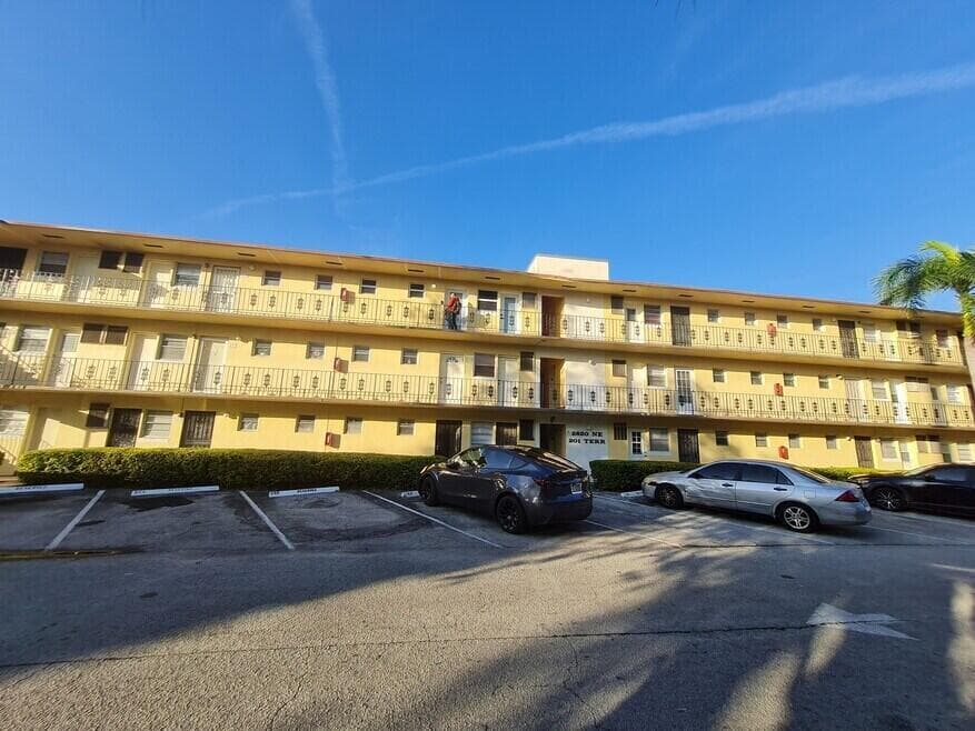 2820 NE 201ST Terrace # F106, Aventura FL 33180 - Aventura, FL - Photo 1