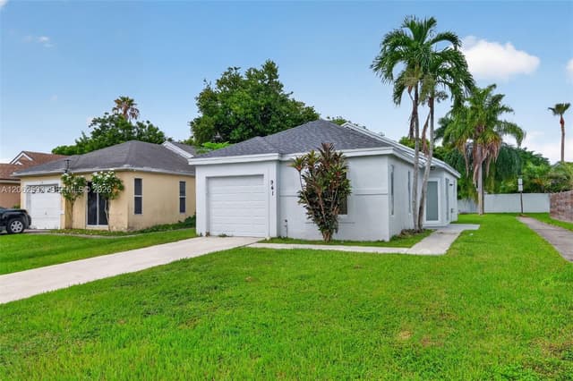 941 SW 7th Pl, Florida City FL 33034 - Florida City, FL - Photo 2