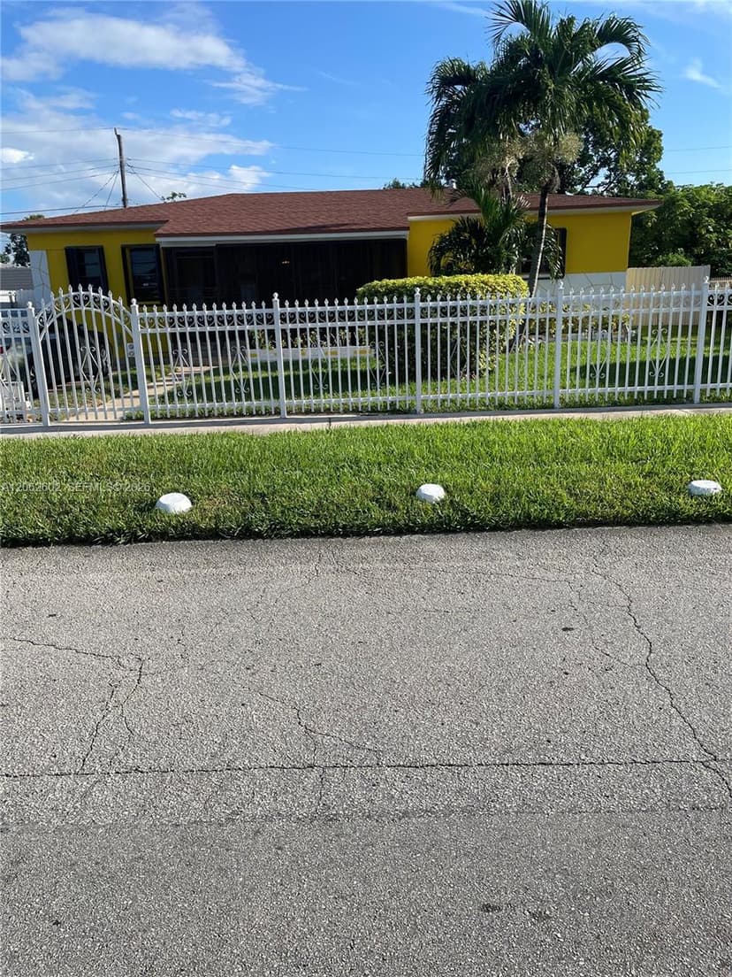 3265 NW 80th Ter, Miami FL 33147
