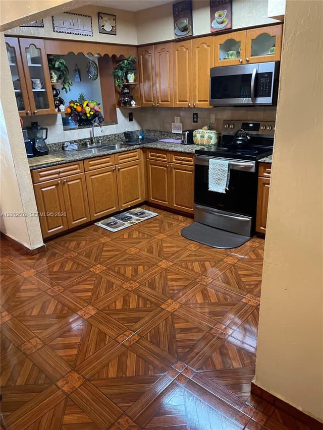 3265 NW 80th Ter, Miami FL 33147 - Miami, FL - Photo 5