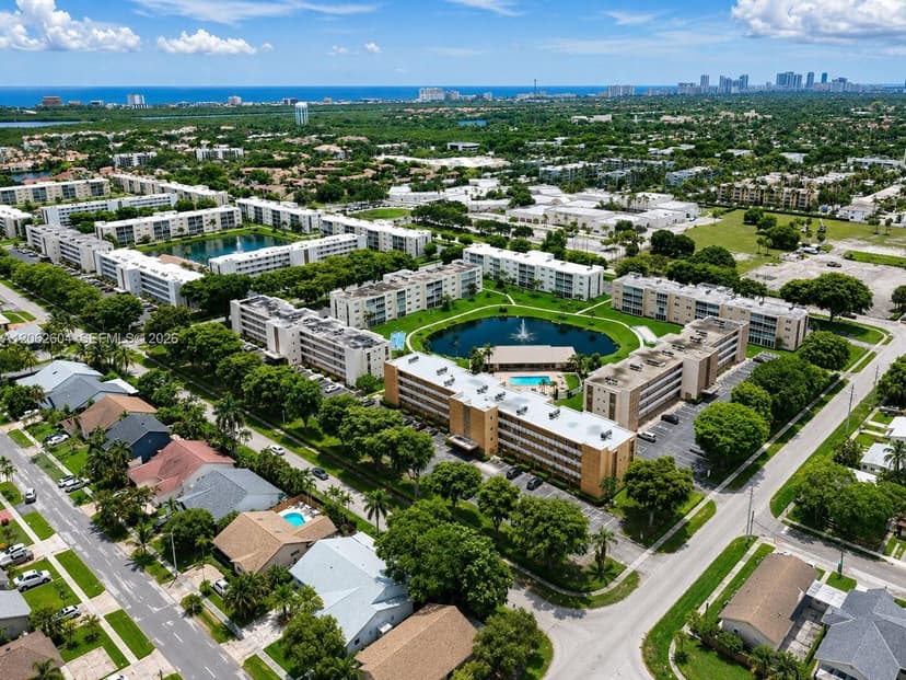 206 SE 10th St # 203, Dania Beach FL 33004