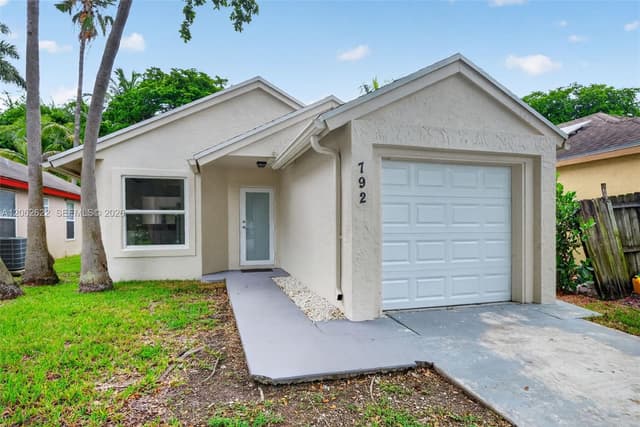 792 SW 9th St, Florida City FL 33034 - Florida City, FL - Photo 2