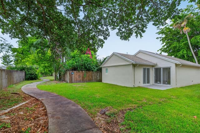792 SW 9th St, Florida City FL 33034 - Florida City, FL - Photo 5