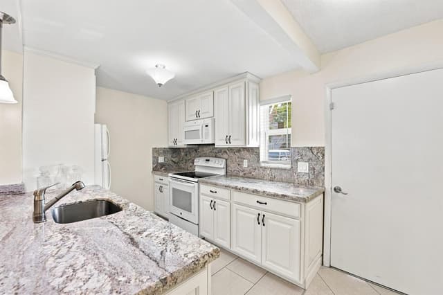 2223 NE 1st Court # 101, Boynton Beach FL 33435 - Boynton Beach, FL - Photo 4