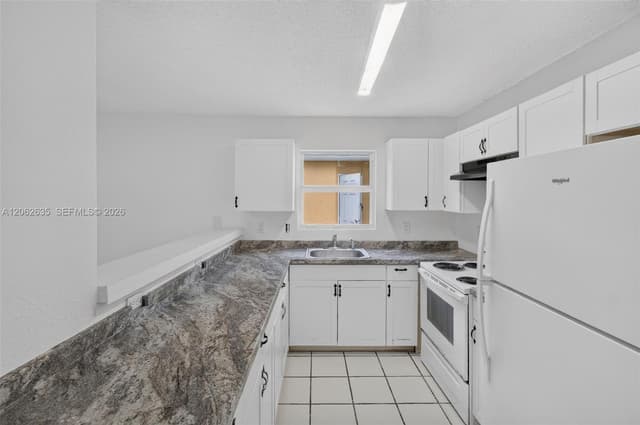 744 SW 9th St, Florida City FL 33034 - Florida City, FL - Photo 7