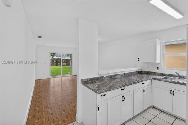 744 SW 9th St, Florida City FL 33034 - Florida City, FL - Photo 4