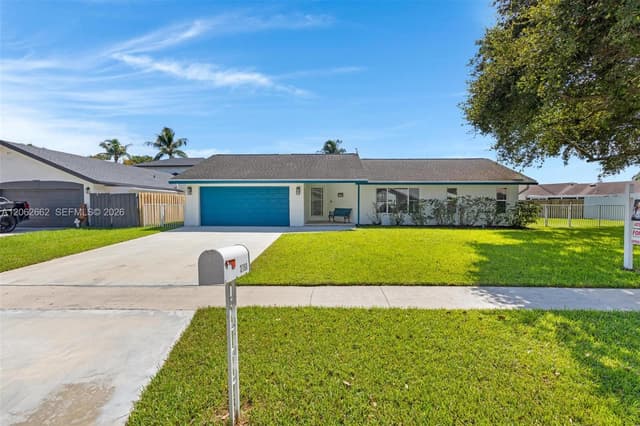 2760 SW 86th Way, Davie FL 33328 - Davie, FL - Photo 2