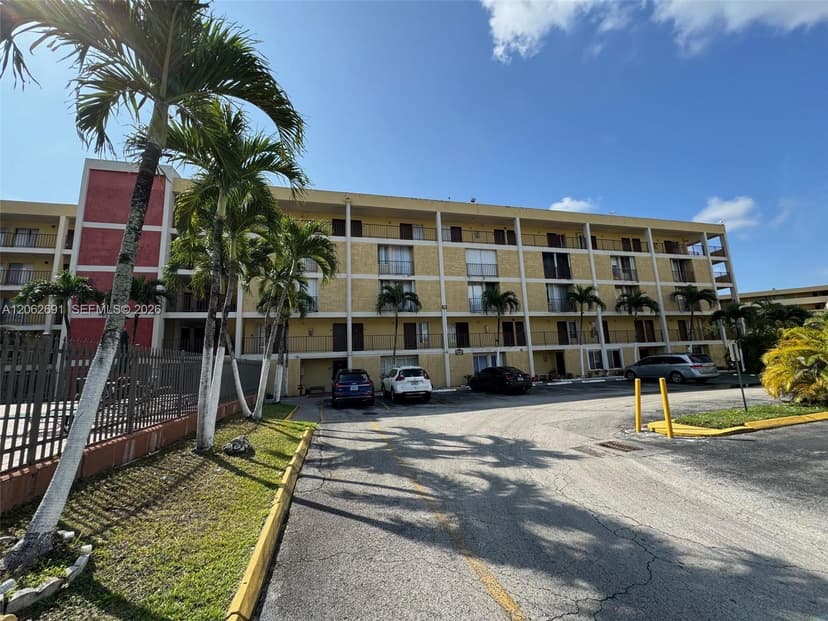 9240 Fontainebleau Blvd # 204, Miami FL 33172