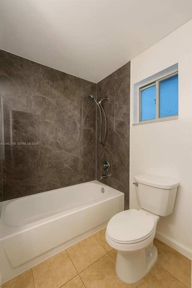 8170 NW 10th St # 2, Miami FL 33126 - Miami, FL - Photo 7