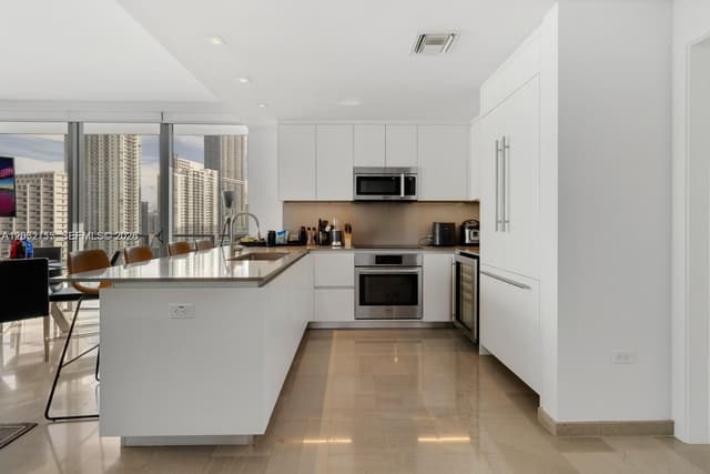 68 SE 6th St # 2101, Miami FL 33131 - Miami, FL - Photo 2