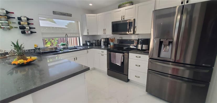 6005 NW 170th Ter, Hialeah FL 33015