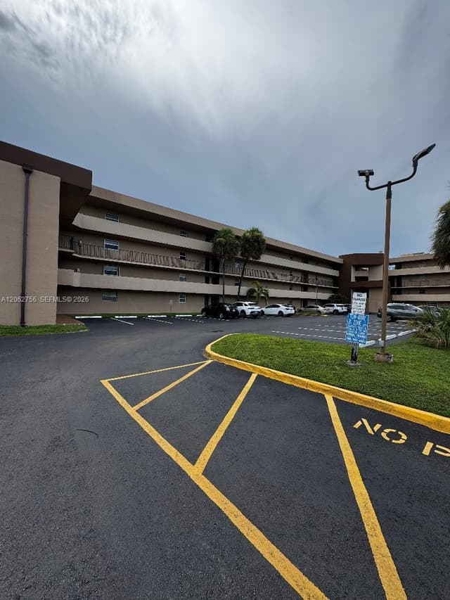 702 NW 87th Ave # 105, Miami FL 33172 - Miami, FL - Photo 4