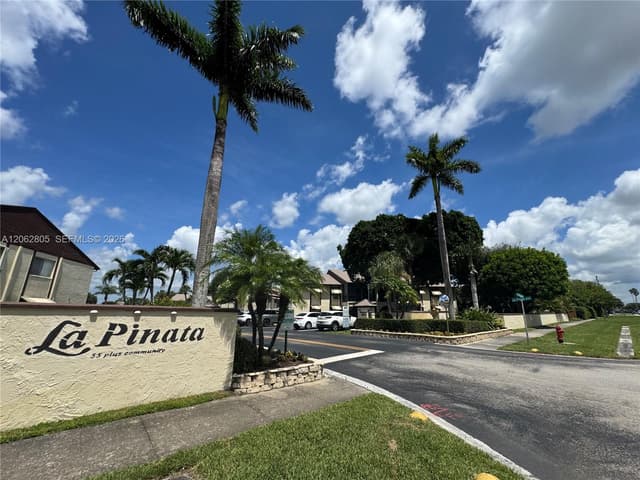 5773 La Pinata Blvd # 1, Green Acres FL 33463 - Green Acres, FL - Photo 2