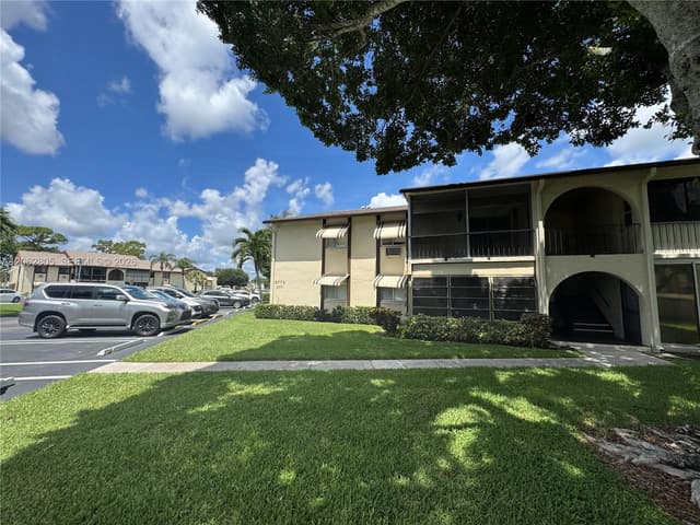 5773 La Pinata Blvd # 1, Green Acres FL 33463 - Green Acres, FL - Photo 3