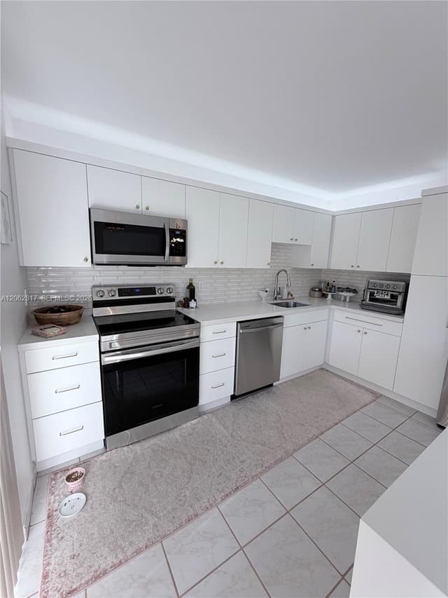 17000 NW 67th Ave # 112, Hialeah FL 33015 - Hialeah, FL - Photo 3