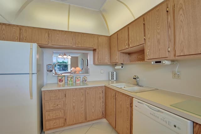 6850 Royal Palm Boulevard # 202G, Margate FL 33063 - Margate, FL - Photo 4